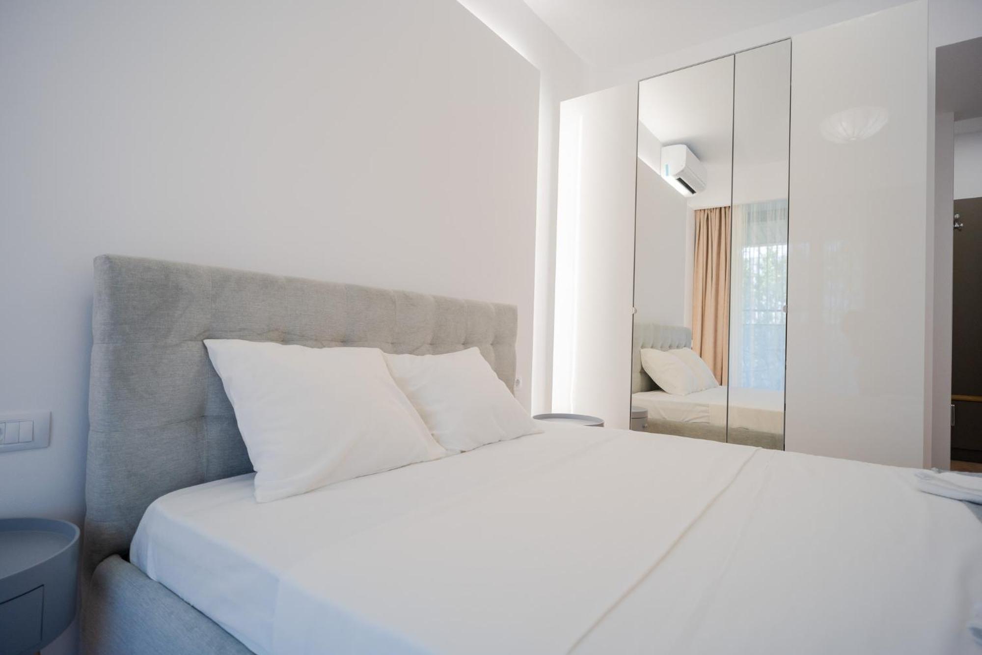 Amazing View Apartments - Iuliu Maniu & Politehnica Park Bucharest Exterior photo